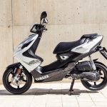 2016-Yamaha-Aerox-4-EU-Absolute-White-Detail-001