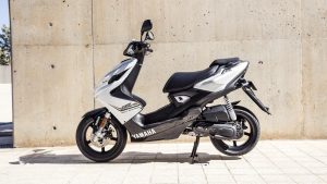 2016-Yamaha-Aerox-4-EU-Absolute-White-Detail-001