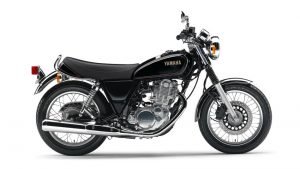2016-Yamaha-SR400-EU-Yamaha-Black-Studio-002